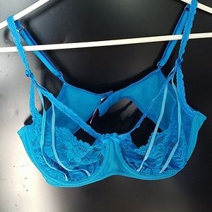 NWOT Hips&Curves Unlined Strappy Lace Bra